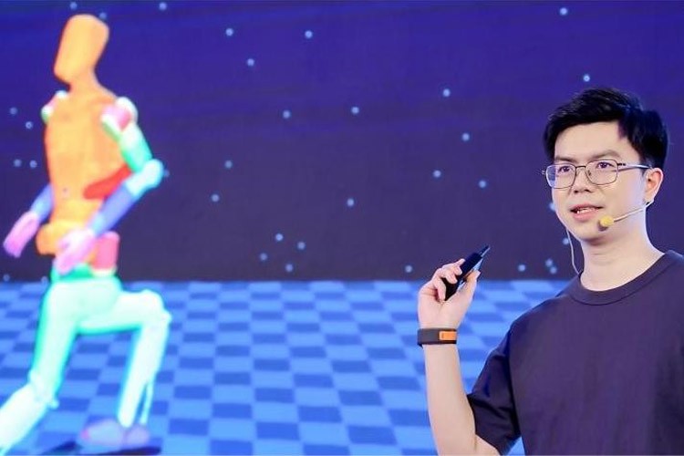 天才少年稚晖君js.PA金沙机器人走路进场！AI模型做大脑，目标售价20万以内